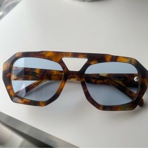 NWOT VEHLA River - Tort/Sky